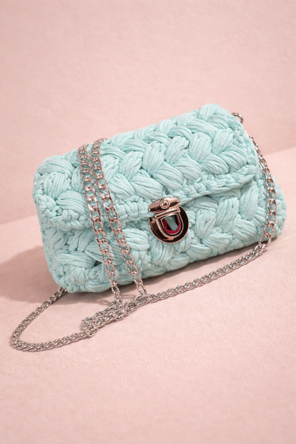 Borsa Lilac Luna – Borsa a tracolla di lusso lavorata all’uncinetto a mano da Pearl and Tick